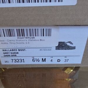 Clarks Wallabee Boot in Grey Suede